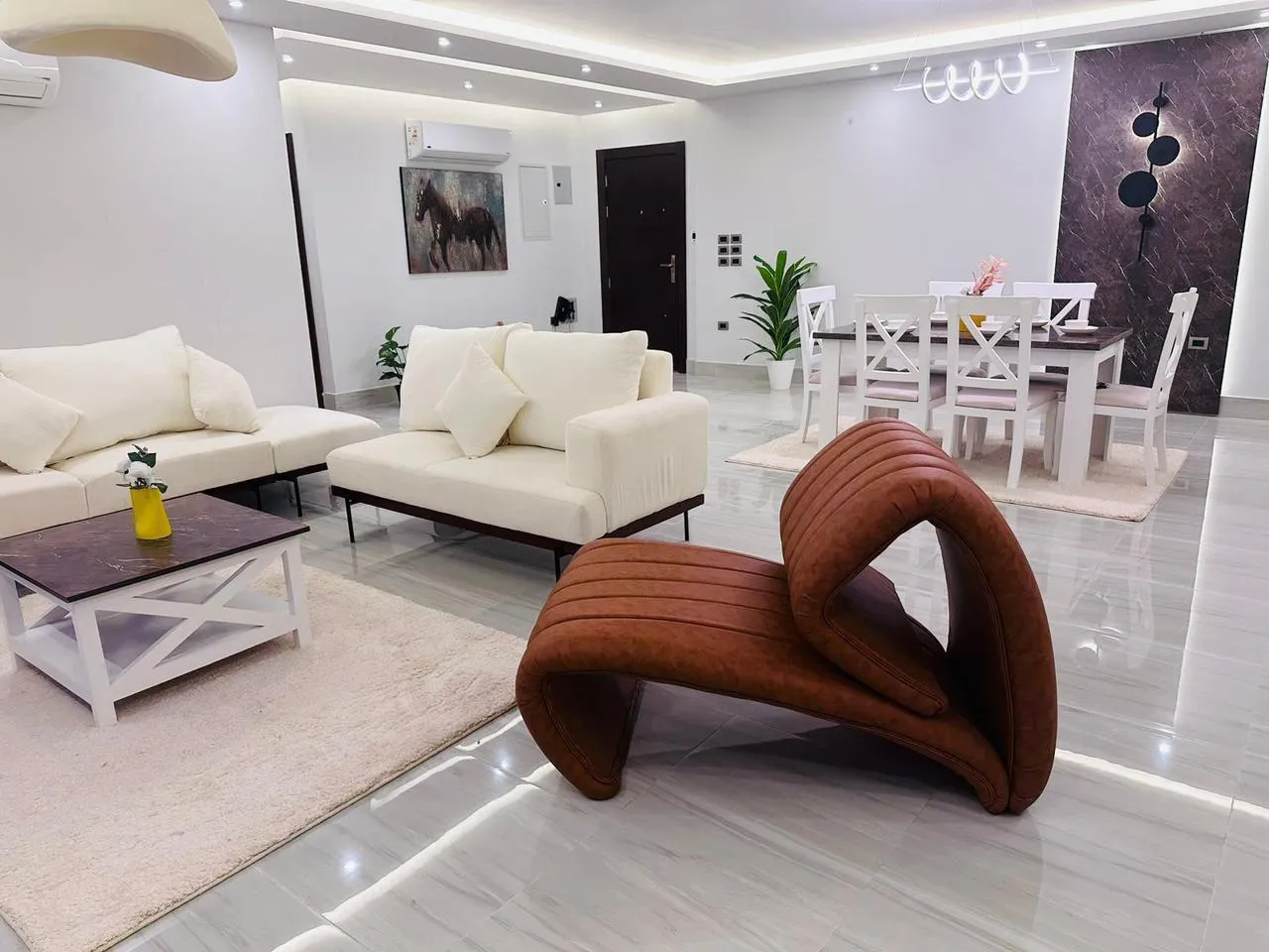 Luxury Furnished Apartment 3BR in Lake View