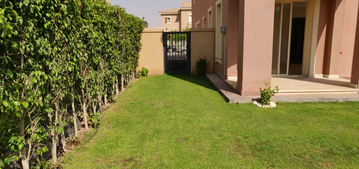 فيلا 4غرف للايجار بالمطبخ والتكييفات في ميفيدا