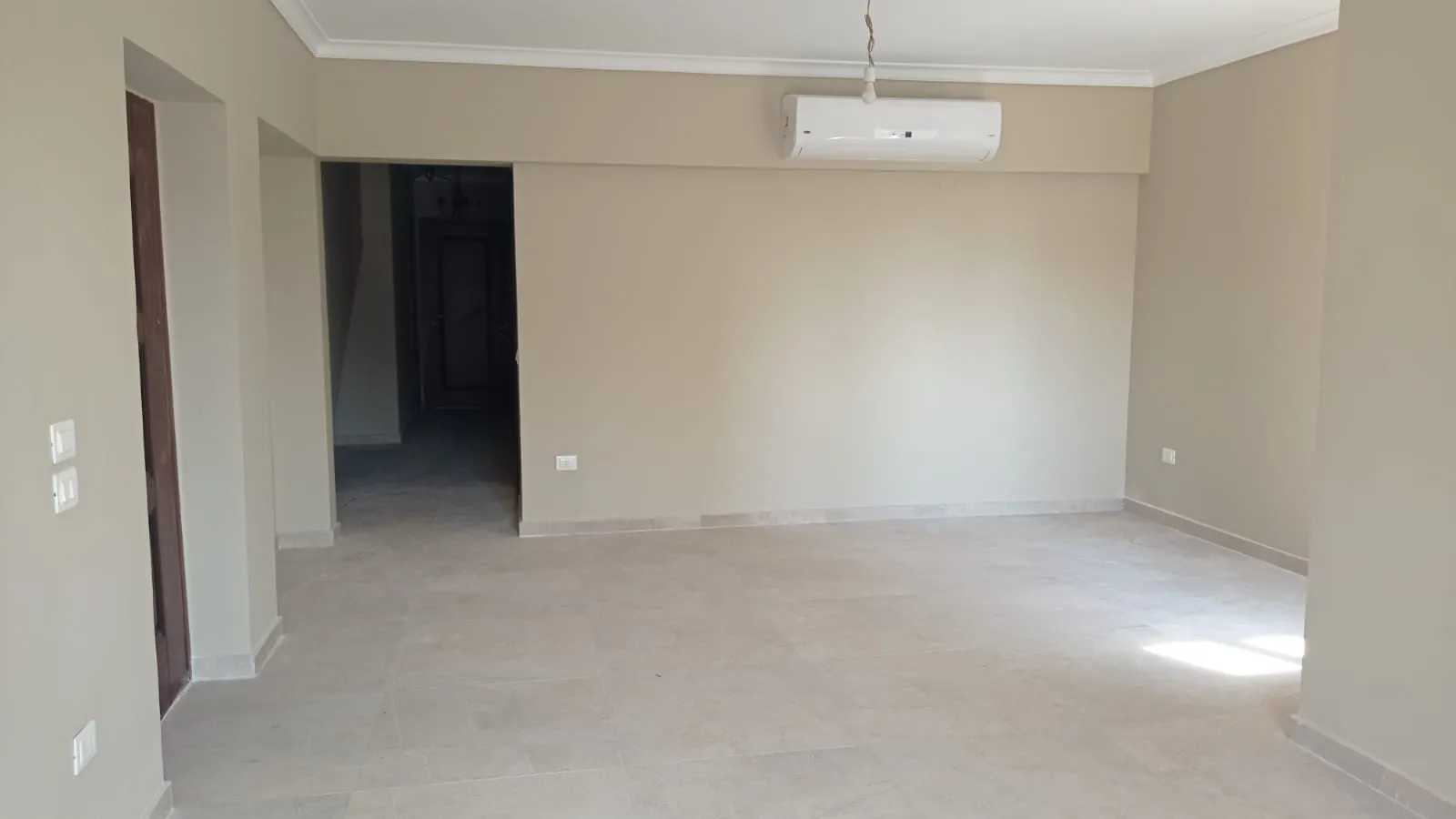 Semi furnished Apartment for rent in MV Hyde park