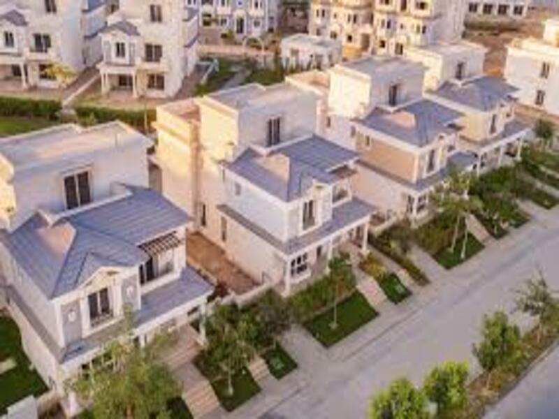 Ivilla roof corner for sale in mountain view hyde park