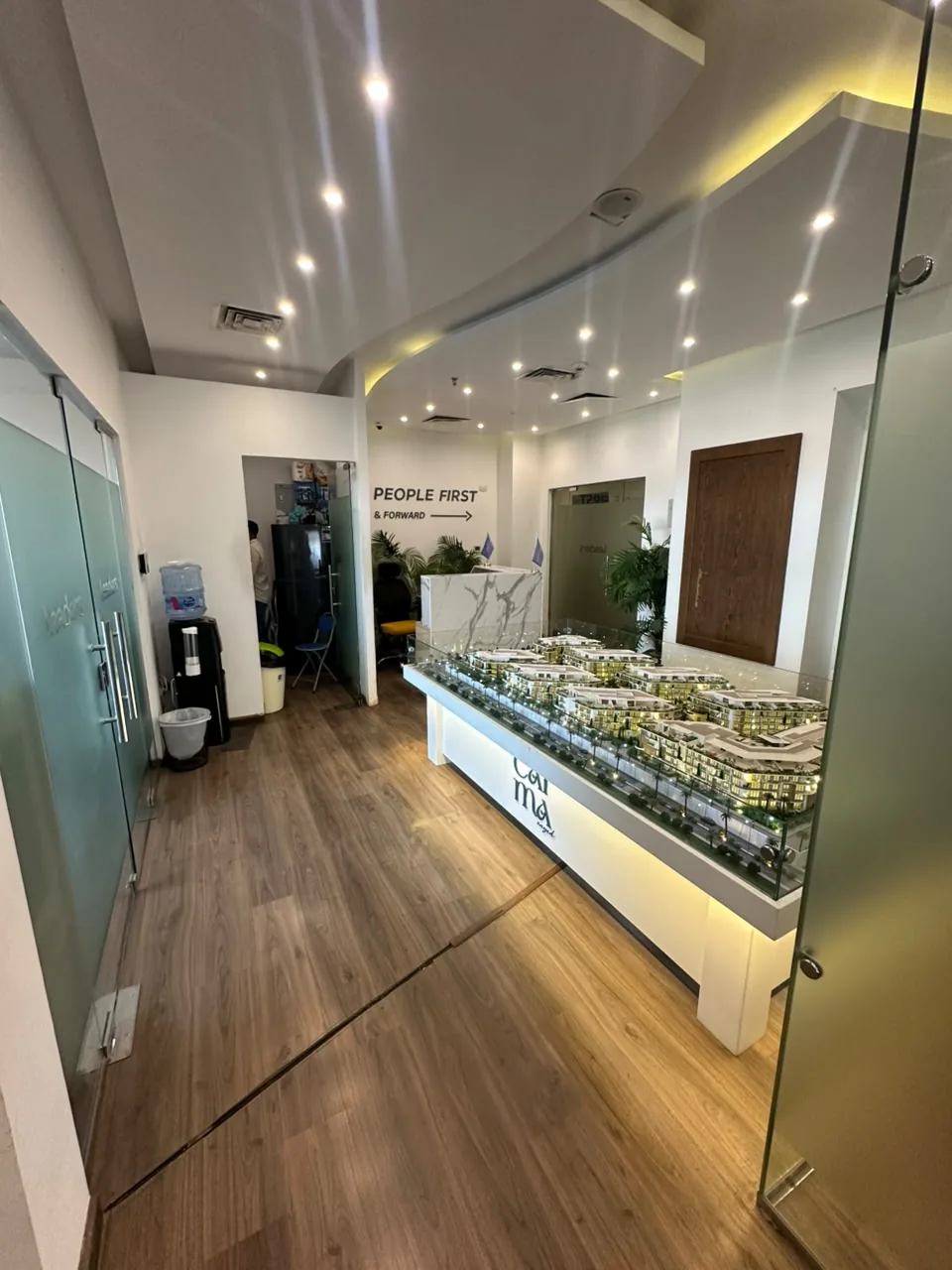 تصميم داخلي لوحدة في Administrative Office For Rent Al Guezira في الشيخ زايد