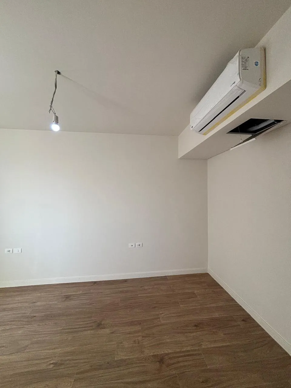 Apartment For Rent with Garden in Villette