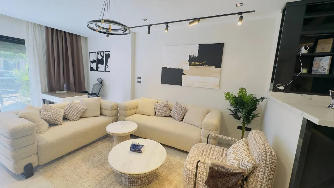 Ground Furnished apartment Rent 130m in Villette