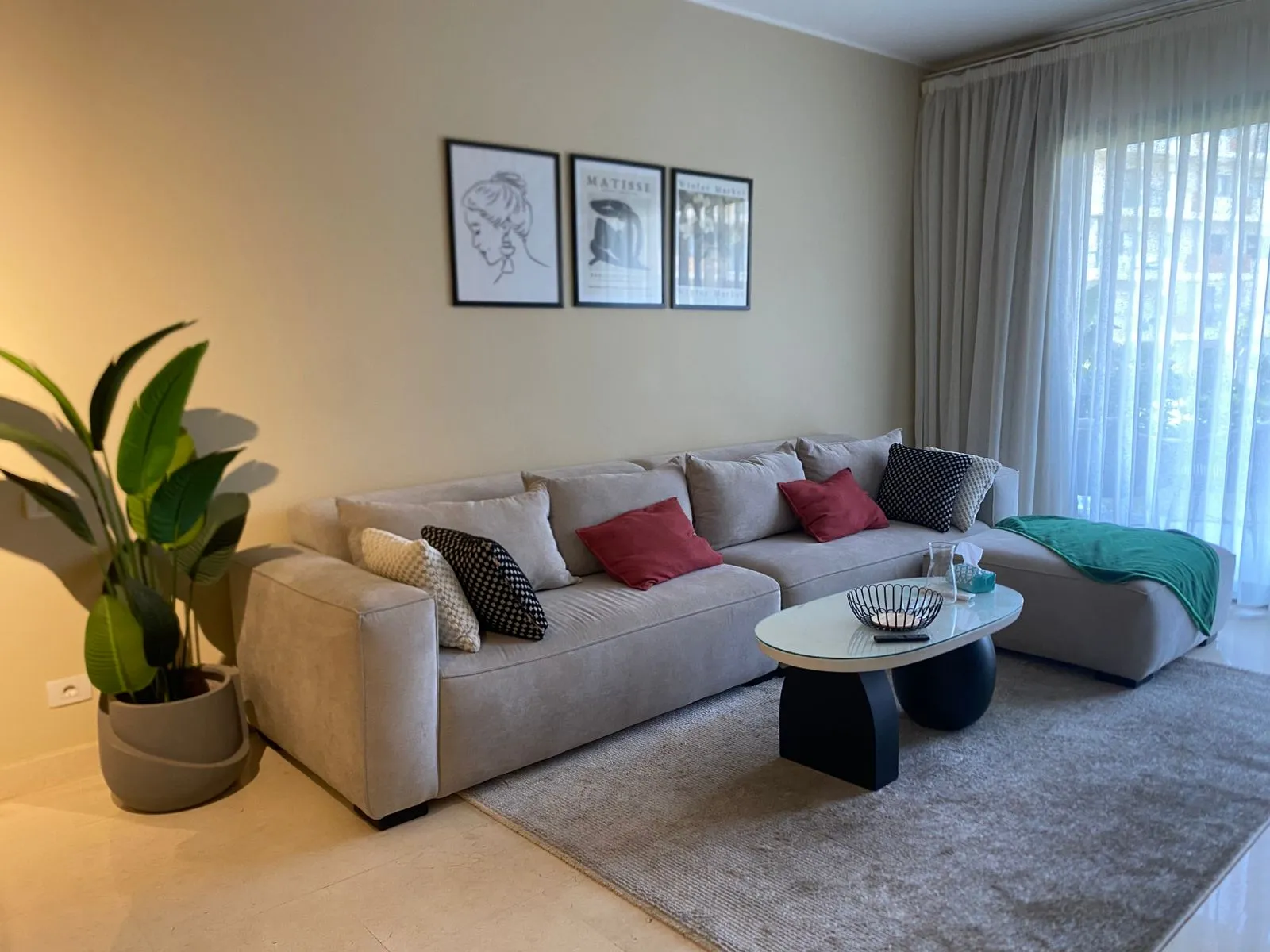 Luxury Apartment with Garden For Rent in Villette