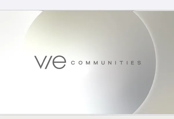 فى كوميونيتيز Logo