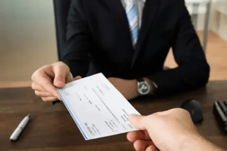 التأكد من عقود الملكية