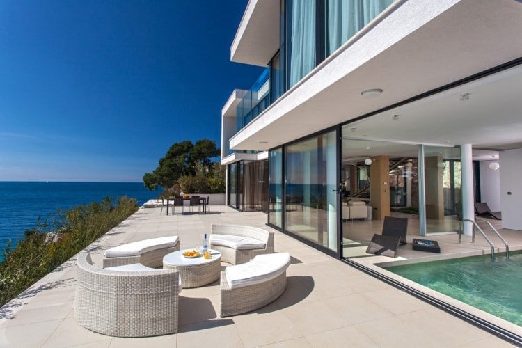 الفيلا أم الشقة؟