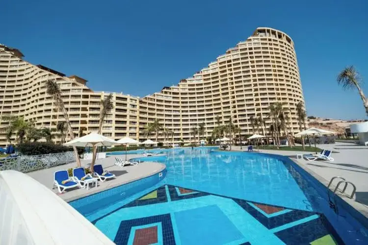 بورتو السخنة 