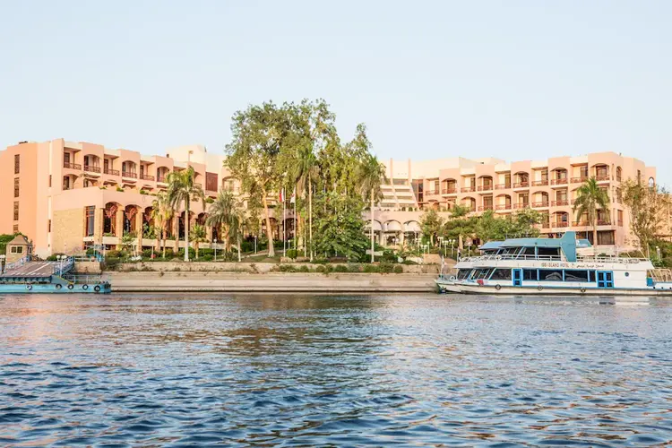 فندق بيراميزا أسوان