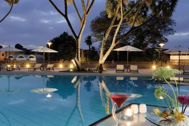 فندق موفنبيك أسوان