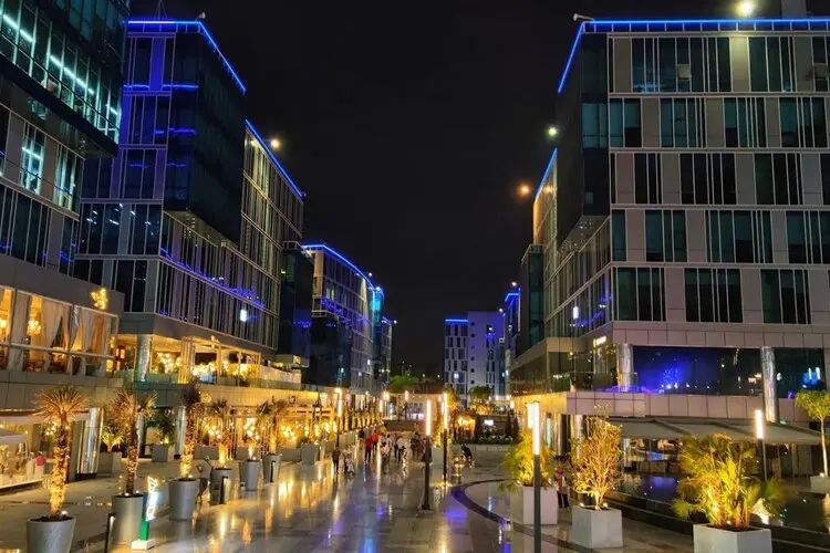 الخدمات الترفيهية في الأحياء الراقية في مدينة الشيخ زايد