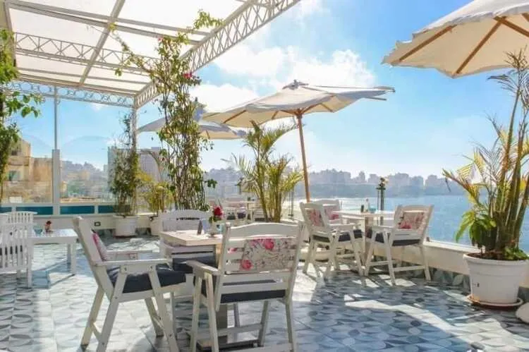 مطعم بلو هاربر الإسكندرية