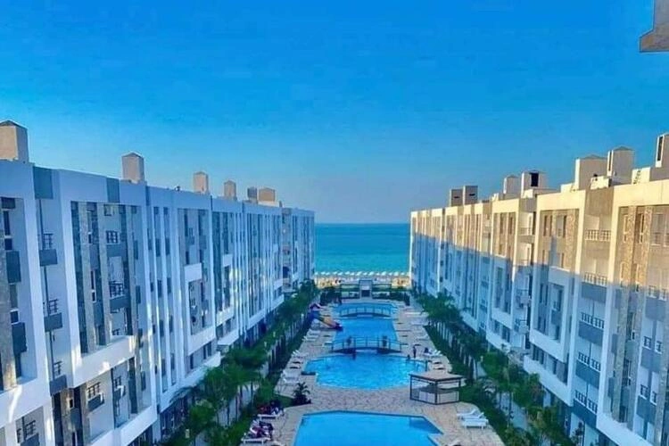 منتجع فنادير باي الجونة