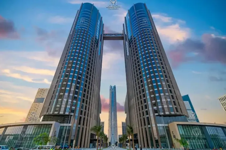 البرج الأيقوني في العاصمة الإدارية